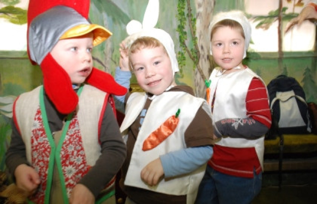 Спектакль «Малышам-ребятам о сказочных зверятах» -